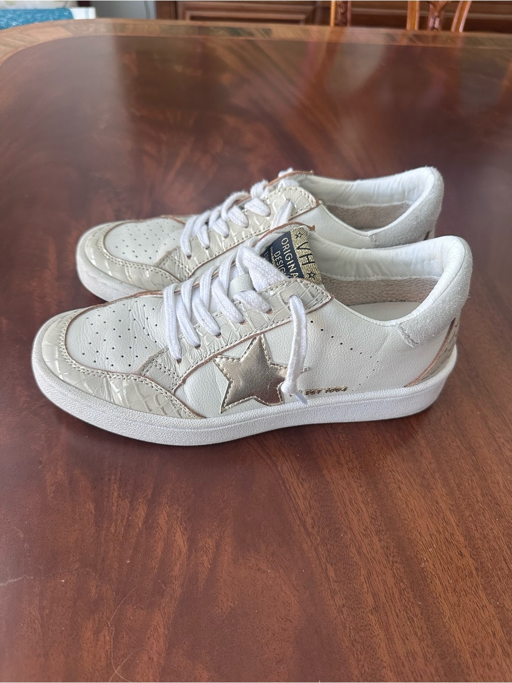 Vintage Havana Denisse sneakers gold and white size 6.5